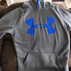 Boys Under Armour sweatshirt