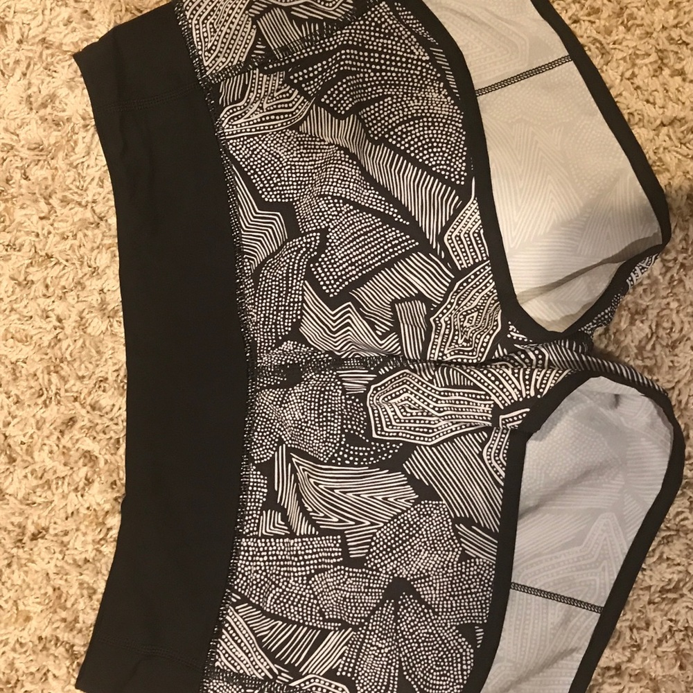 EUC Lululemon Speed Shorts 6
