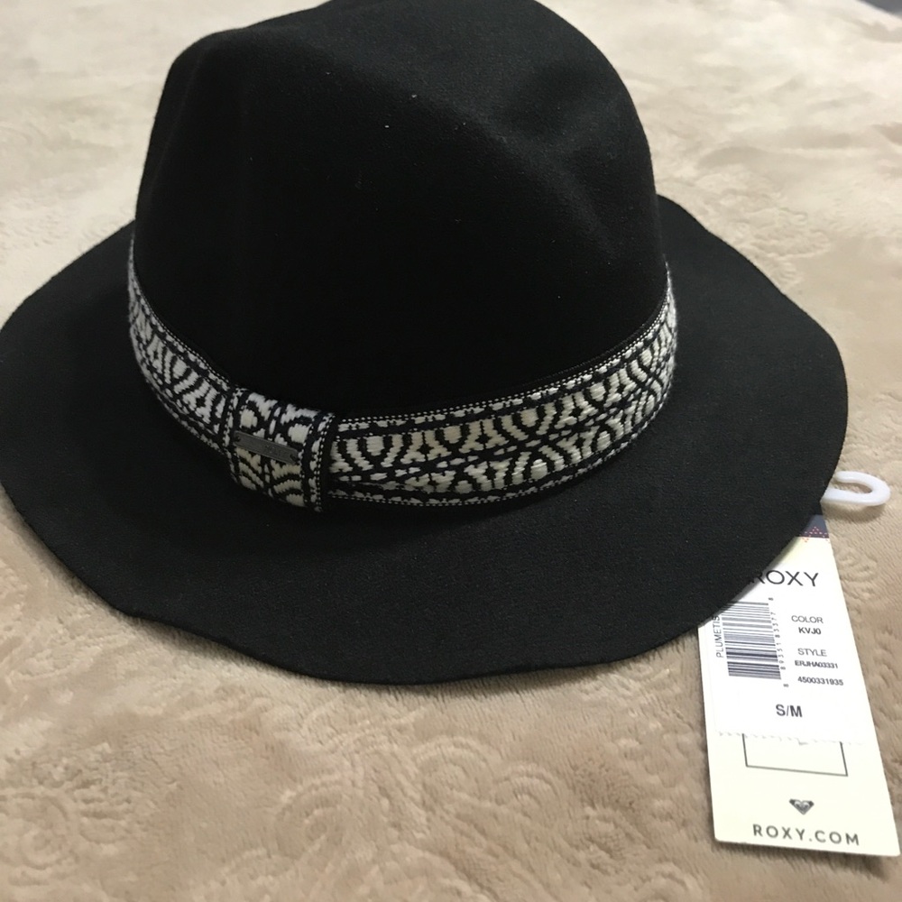 Roxy fedora