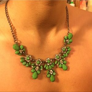 🥒 Vintage Green Drop Crystal Statement Necklace