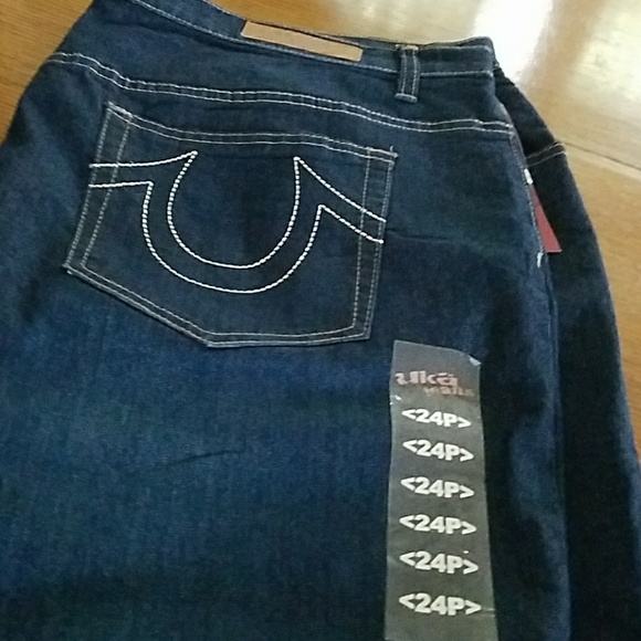 P24 - Picture 3 of 5