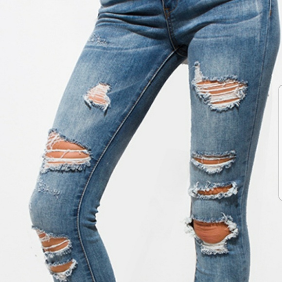 🔴Destroyed Ripped Skinnys! - Picture 2 of 8