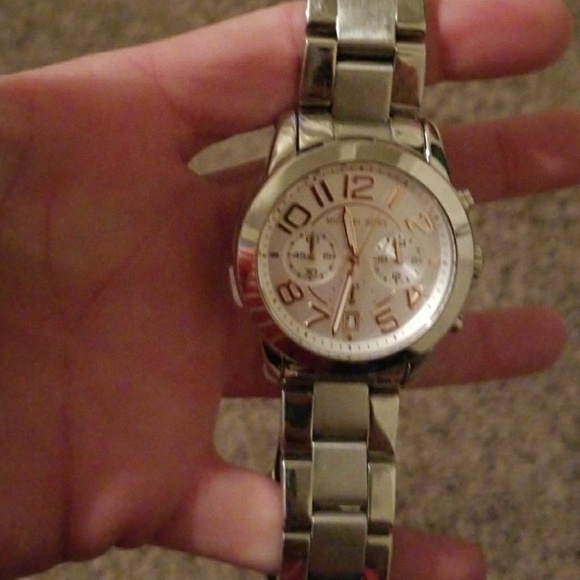 Michael Kors Watch - Picture 2 of 3