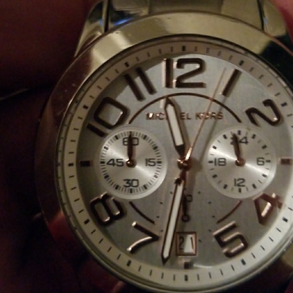 Michael Kors Watch - Picture 3 of 3