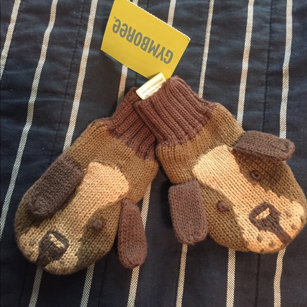 NWT Adorable puppy mittens