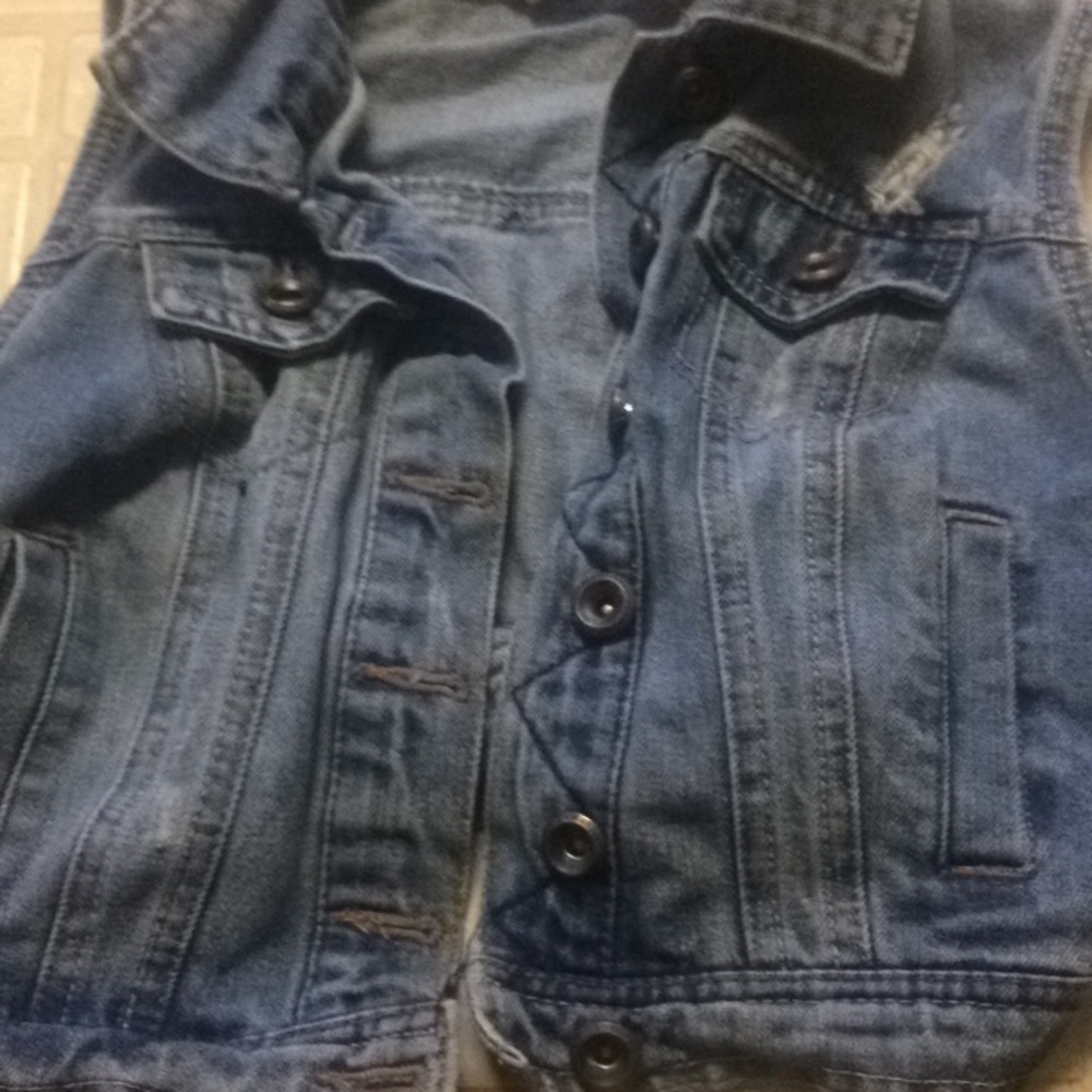 Jean vest slightly cropped