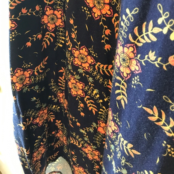 Lularoe Irma XL - Picture 2 of 4