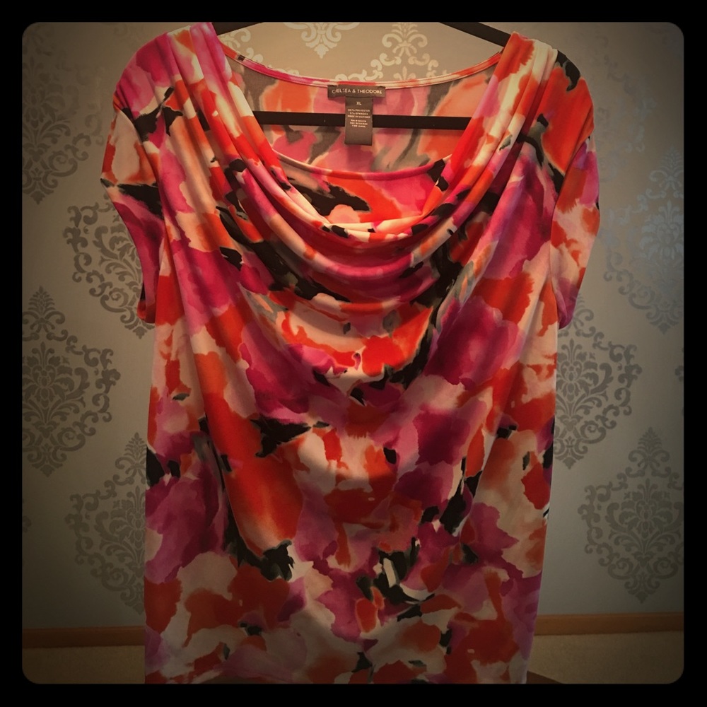 Size XL Chelsea & Theodore top.