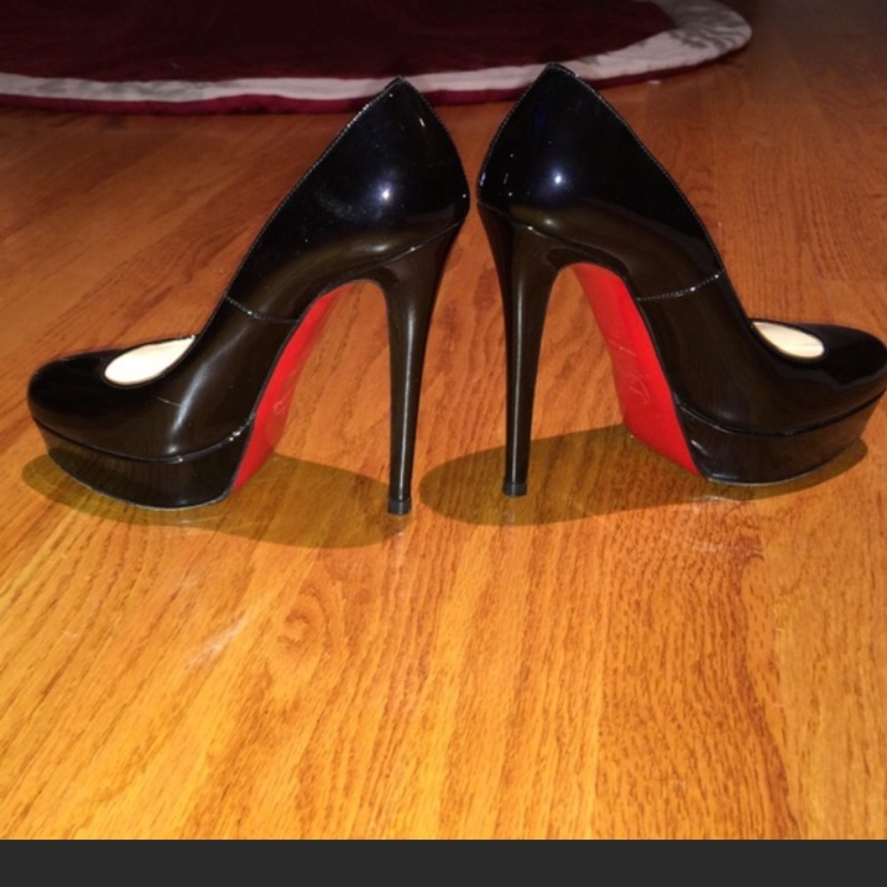 Authentic Christian Loubitins. E 37  US 6.