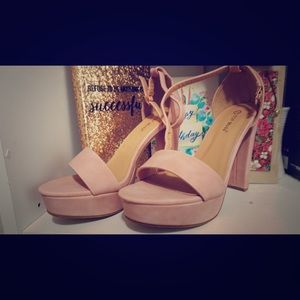 Top Moda, Forever 21 heels
