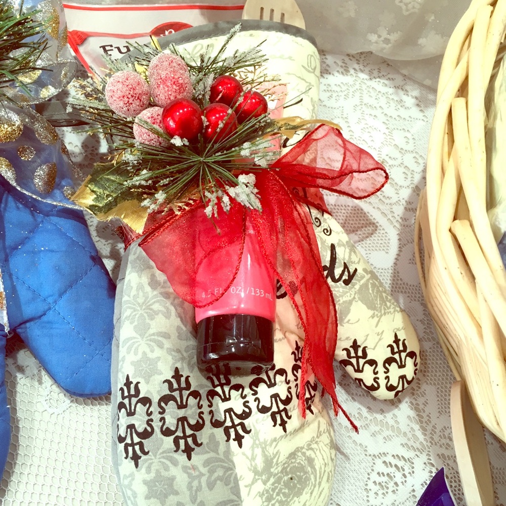 Holiday Kitchen Hands Kit