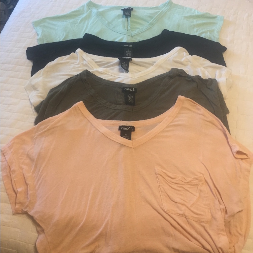 🖤BLACK FRIDAY SALE!🖤6 PK of V-necks! 👚by Rue 21