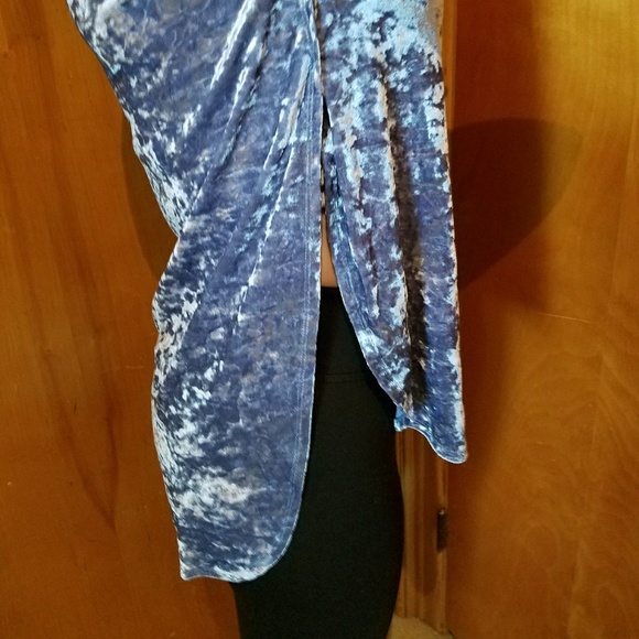 $⬇Crushed velvet side split t-shirt - Picture 2 of 4