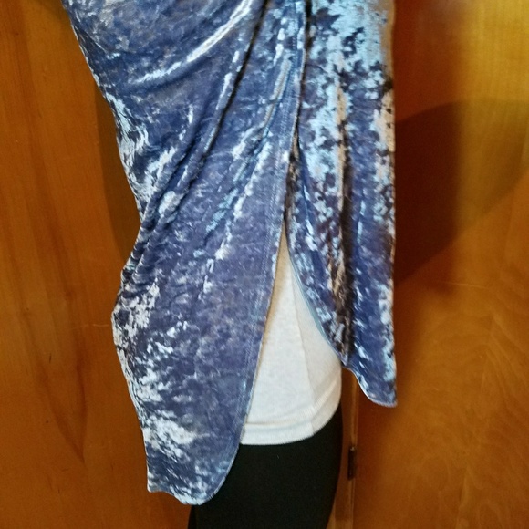 $⬇Crushed velvet side split t-shirt - Picture 3 of 4