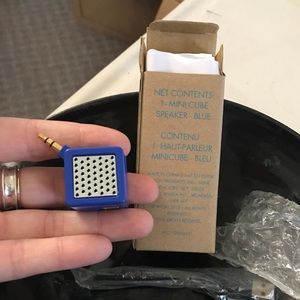 Avon Blue Mini Cube Speaker
