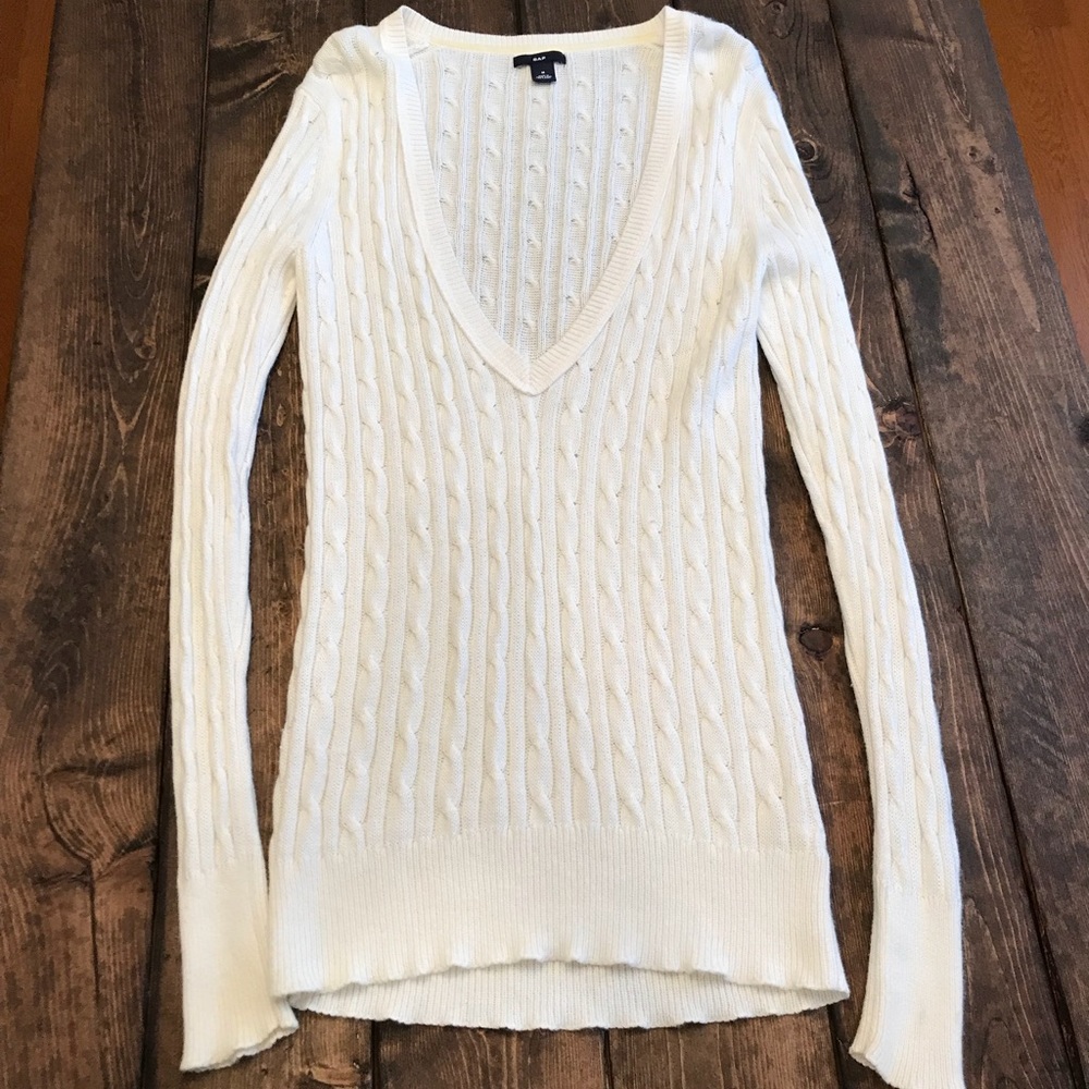 GAP sweater