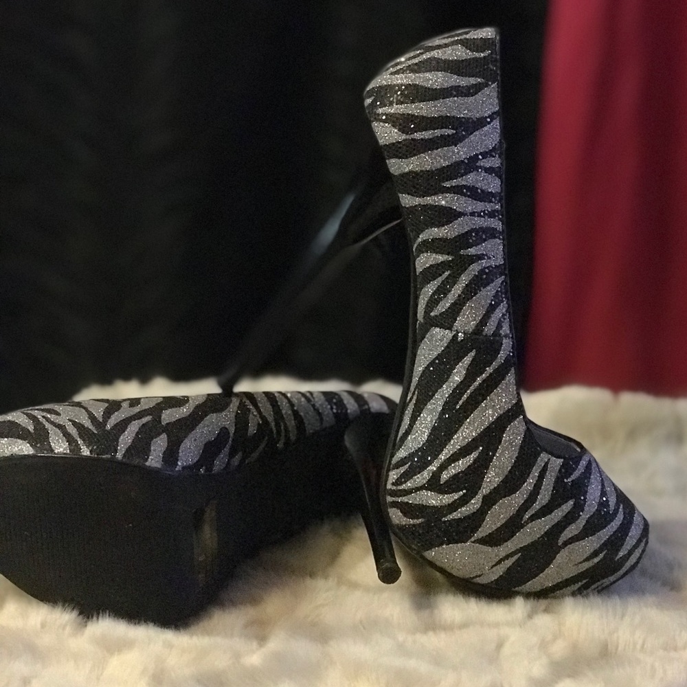 Journeys “high heels “ line “SHI”