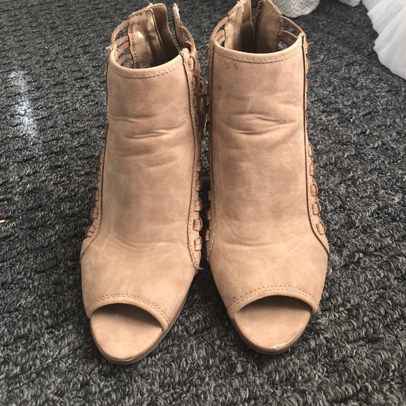 BOOTIES💕 - Picture 2 of 4