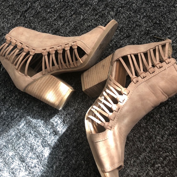 BOOTIES💕 - Picture 4 of 4