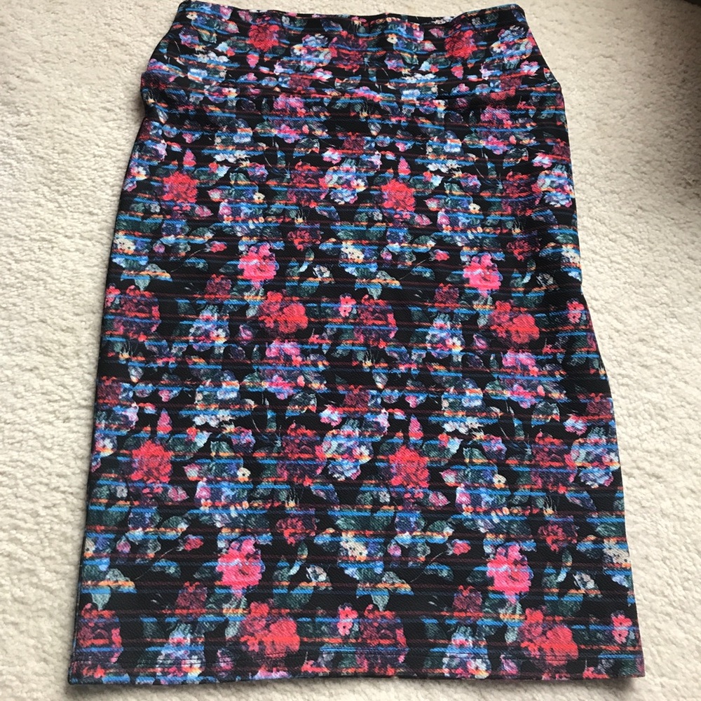 LuLaRoe Cassie skirt