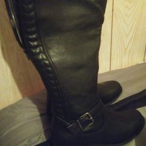 Wide leg boots