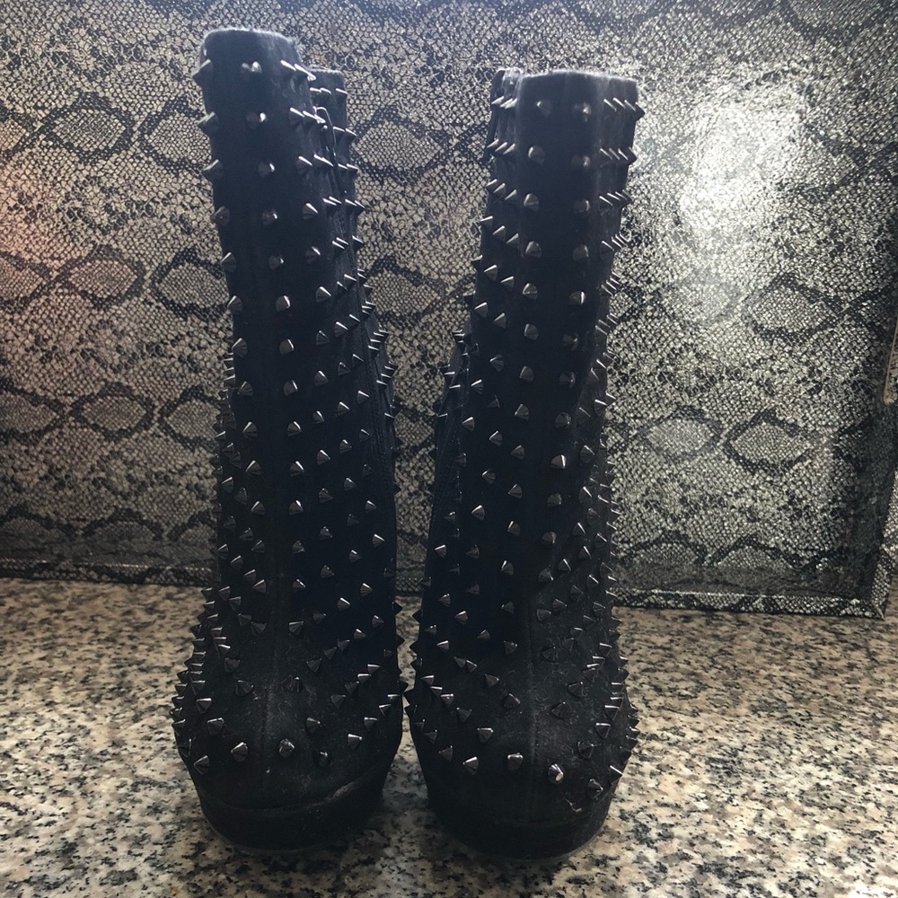 Sheikh Spike Bootie