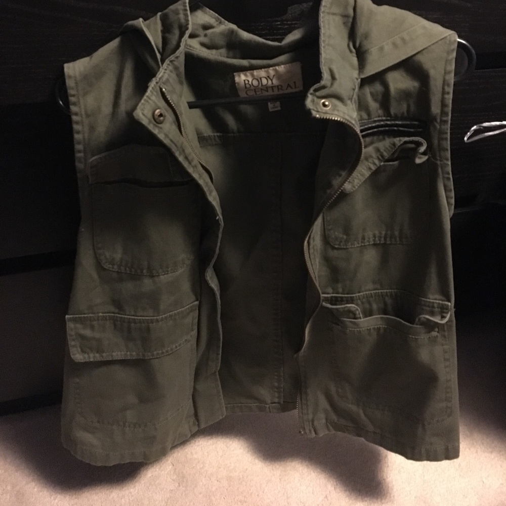 Army Green Vest: size medium