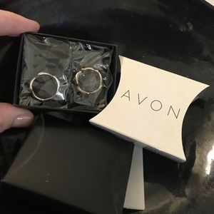 Avon’s Out Of Line 2 Pack Ring Set