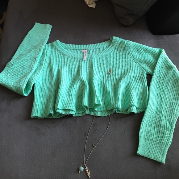 Sweaters - High Low Spearmint Knit Crop