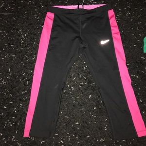 Nike Cropped Leggings