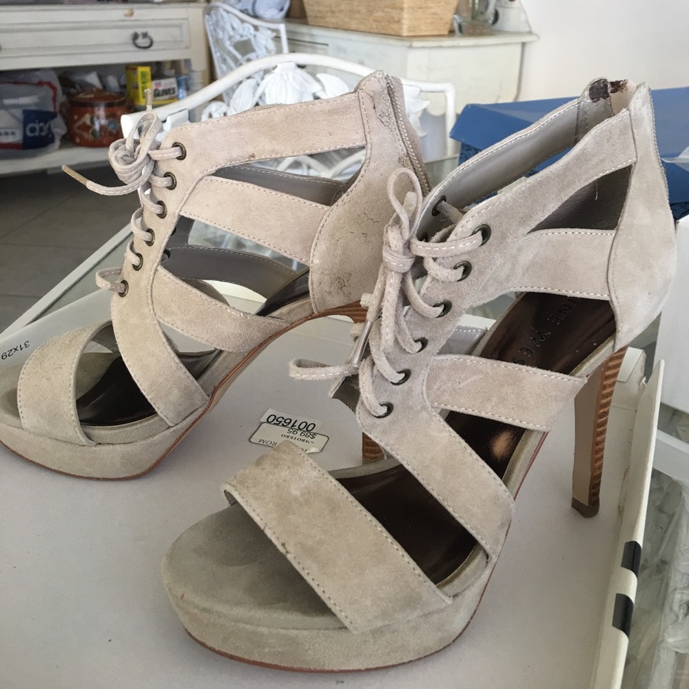 Nine West taupe platform heels