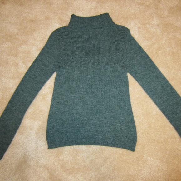 Collared Sweater Small - Picture 6 of 6
