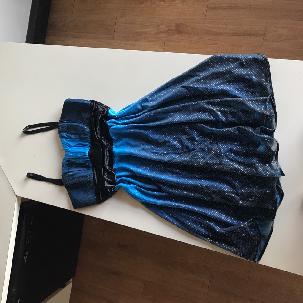 Adult L dress light blue fade into dark blue