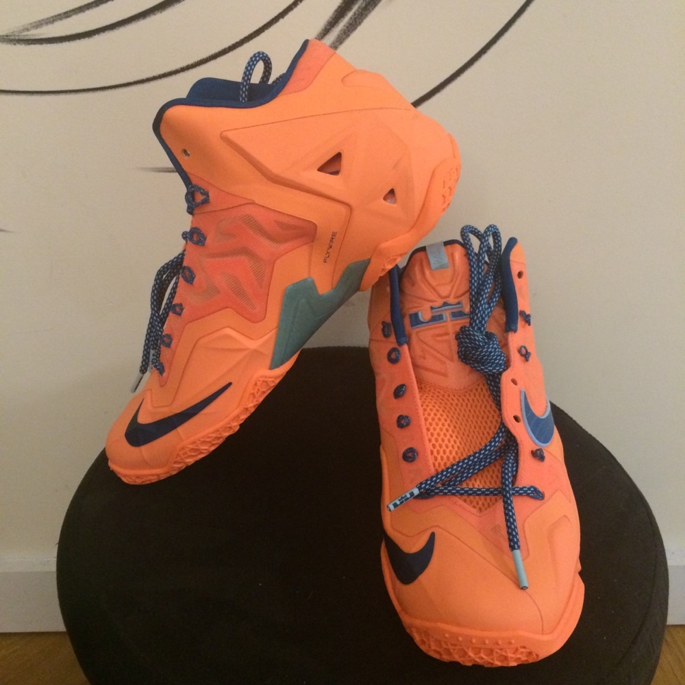 NIKE LEBRON XI "HWC" in Atomic Orange