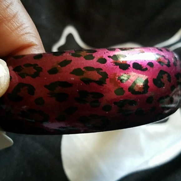 Metallic Purple Leopard Bangle NWT - Picture 3 of 4