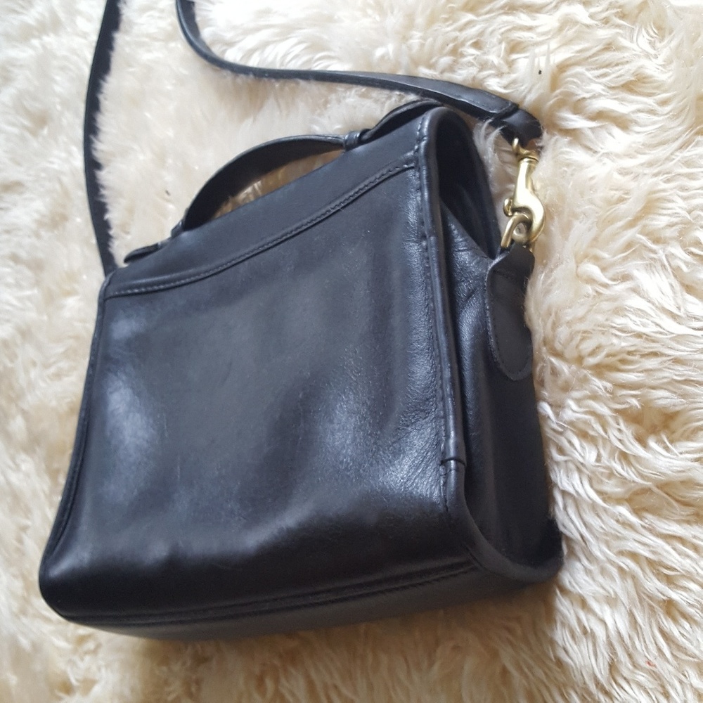 SOLD// Vintage Coach Genuine Leather Court Bag - Picture 6 of 6