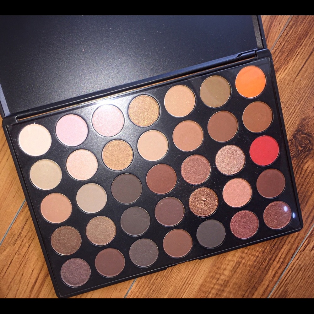 35  EyeShadow Palette Earth Color Matte Makeup Kit