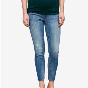 Luxe Essentials maternity jeans size 26