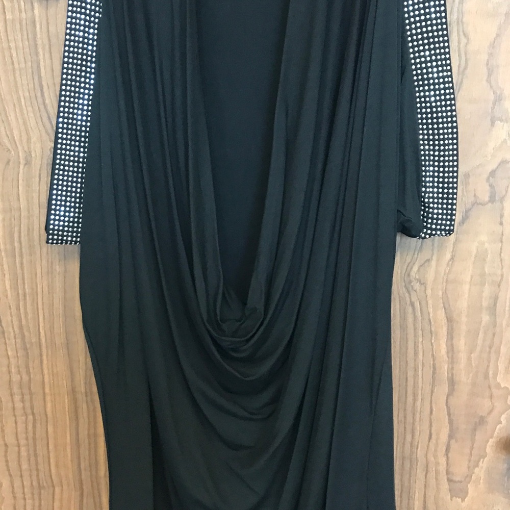 💕Bebe black top with rhinestones