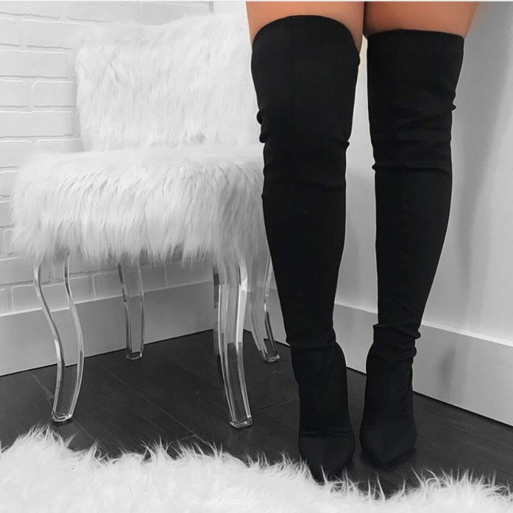 24 inch shaft height•4Inch heel height•Manmade 💕