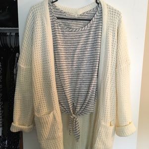 3/$20💙 oversized knit cardigan