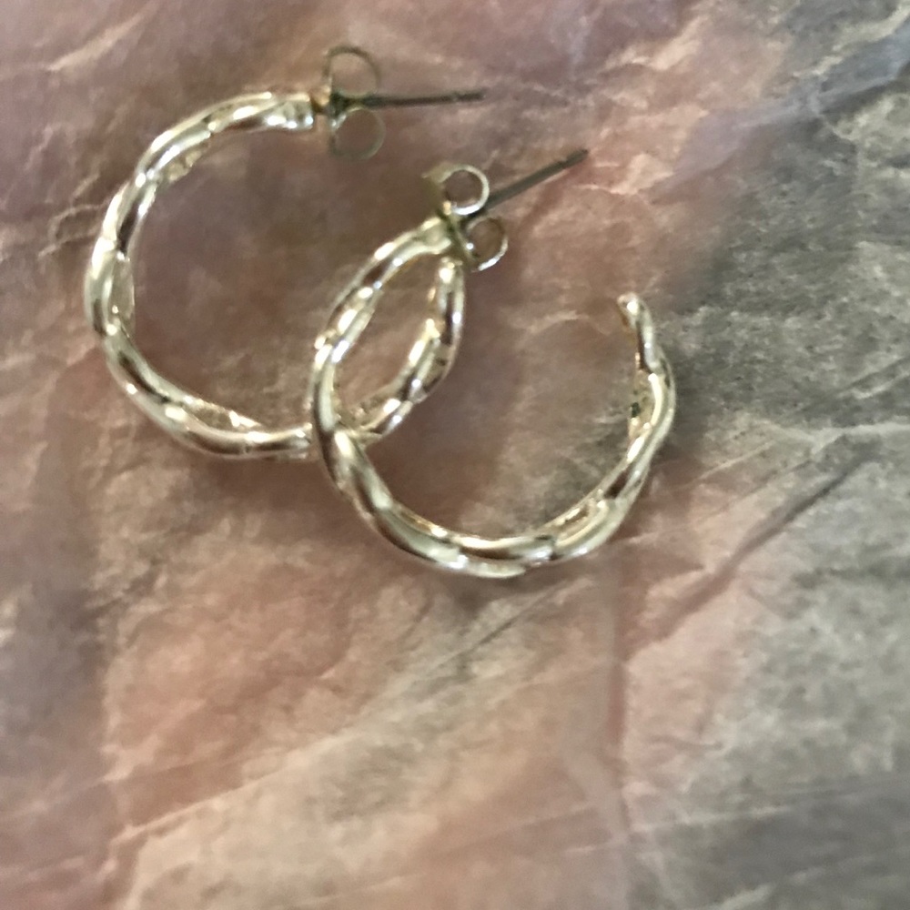 Avon’s Series “Speak Out!” Silver Earrings Set