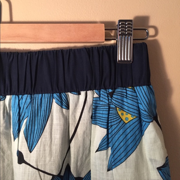 Floral skirt - Picture 3 of 3