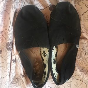 Black toms size 9