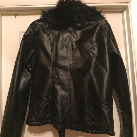 Black leather fur removable collar - Picture 2 of 3