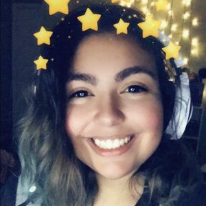 Meet your Posher, Alexis