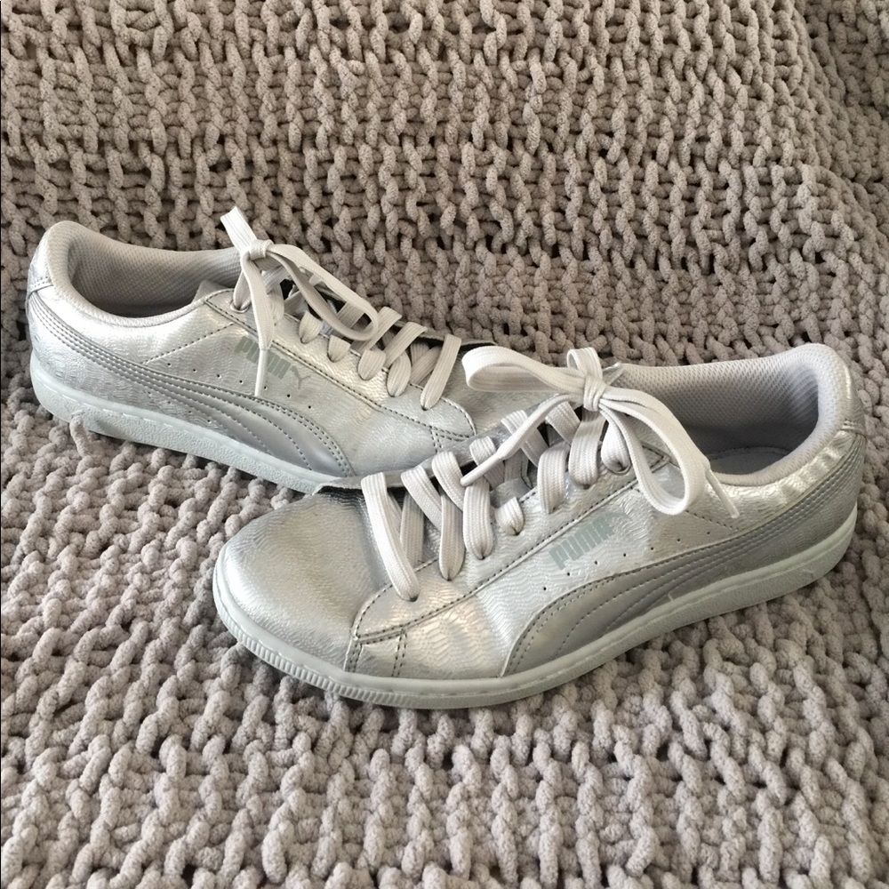 Puma soft foam sneakers