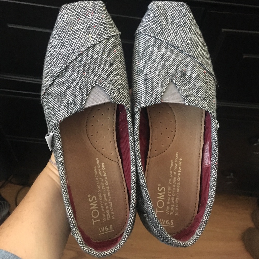 Toms