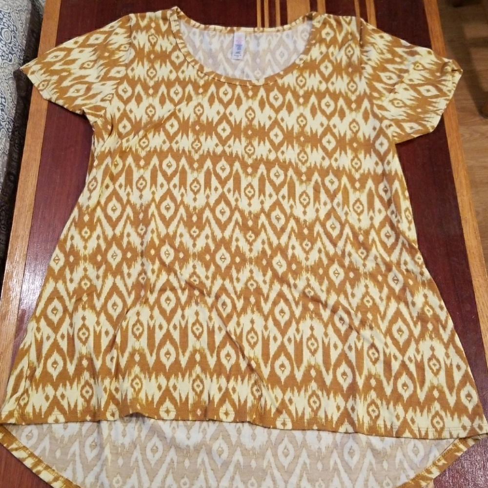 Lularoe classic tee