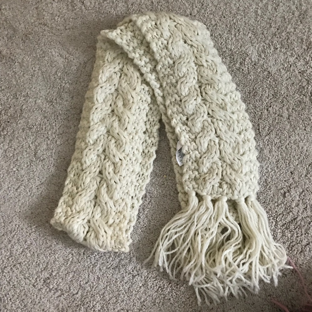 Cream H&M scarf